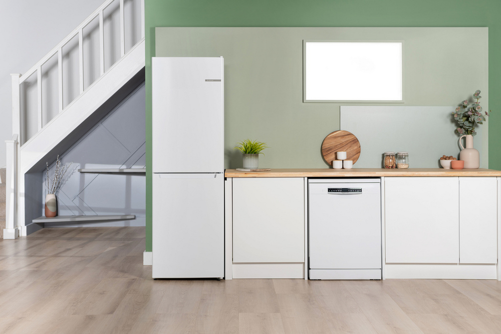 Bosch KGN34NWEAG 60cm 50/50 Frost Free Fridge Freezer - White